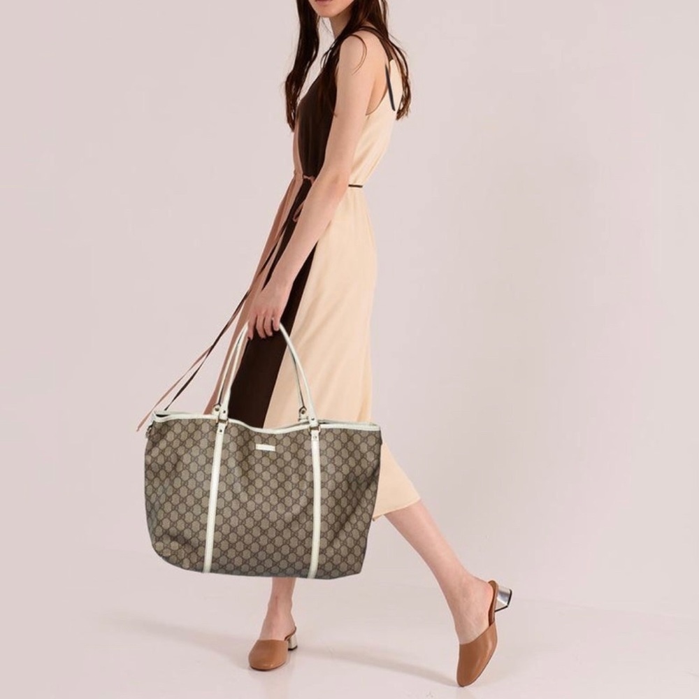 Gucci White/Beige GG Supreme Canvas and Patent Leather Large Joy Tote💖